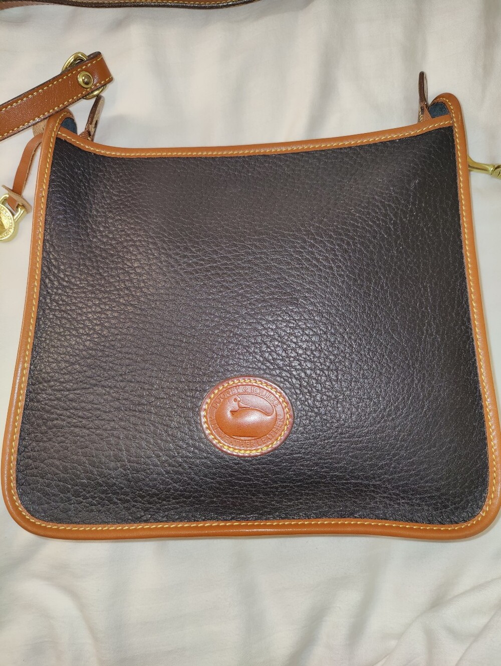 Vintage Dooney & Bourke Black Pebbled Leather Crossbody w/ Brass Duck medallion - Picture 2 of 15